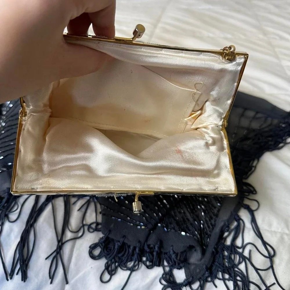 White beaded evening clutch gold hardware kiss lock clasp 1960s y2k vintage